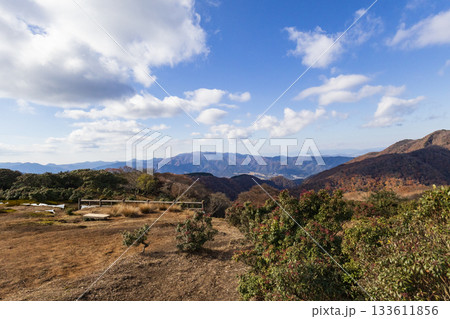 養老山脈　小倉山山頂園地より雲仙山方面を望む 133611856