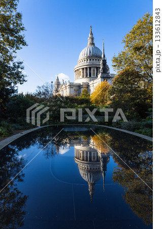 Majestic St. Paul's Cathedral Reflection on a Sunny Day in London, UK 133612843