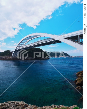 苗我島と紀伊大島に架かるくしもと大橋 苗我島と紀伊大島に架かるくしもと大橋 133613851