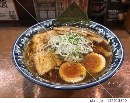麺屋しらかわ 中華そば 味付け玉子入 麺屋しらかわ 中華そば 味付け玉子入 133613890