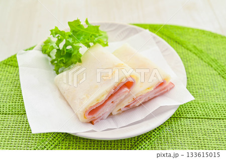 もちもち手作りラップサンド 133615015