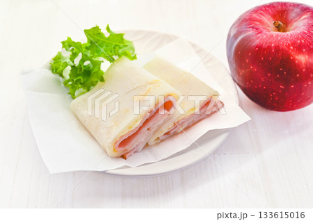 もちもち手作りラップサンド 133615016