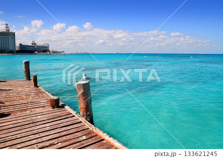 Cancun wood pier  tropical Caribbean sea 133621245