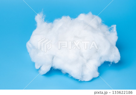 cotton balls 133622186