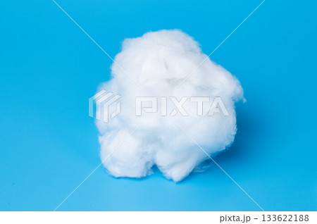 cotton balls 133622188