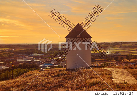 Mota del Cuervo windmills in Cuenca 133623424