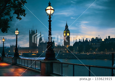 London sunset skyline Bigben and Thames London sunset skyline Bigben and Thames 133623915