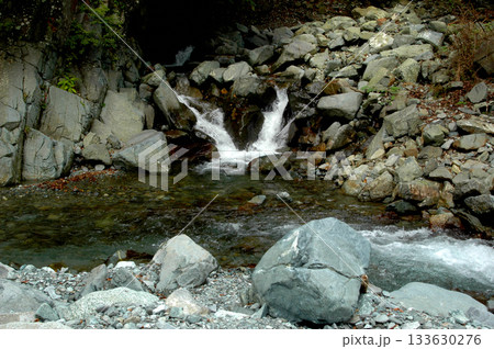 神ノ川と伊勢沢の合流点 神ノ川と伊勢沢の合流点 133630276