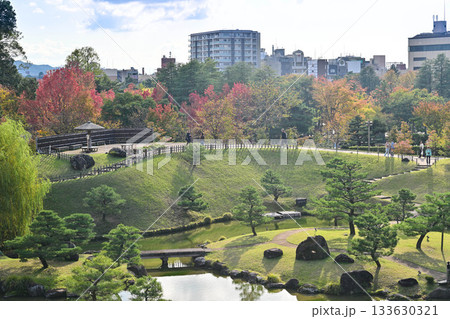 金沢城玉泉院丸庭園の紅葉 133630321