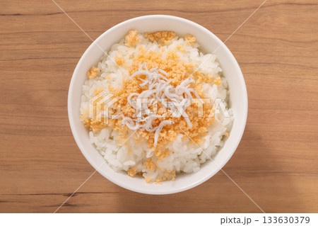 サーモンフレークと釜揚げしらす　ご飯 133630379