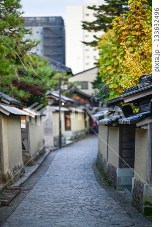 晩秋の金沢長町武家屋敷跡 133632496