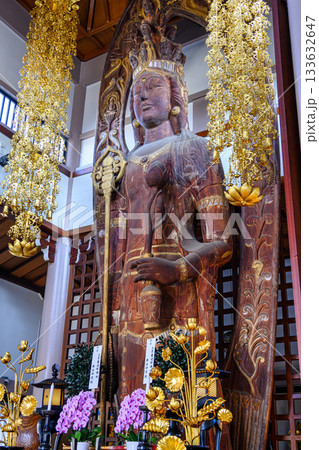 東京都港区　大本山永平寺別院　長谷寺（ちょうこくじ）　観音堂　麻布大観音（十一面観世音菩薩立像） 133632647