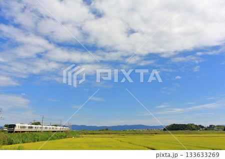 秋空の列車 133633269