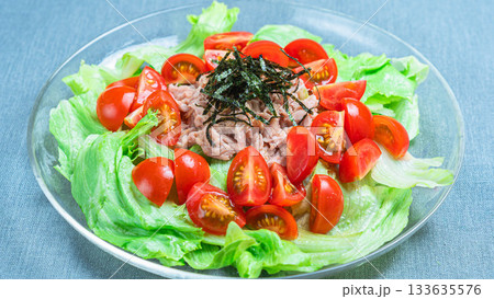 ツナとトマトの和風レタスサラダ 133635576