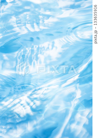 水面模様がつくる夏色のイメージ 133635916