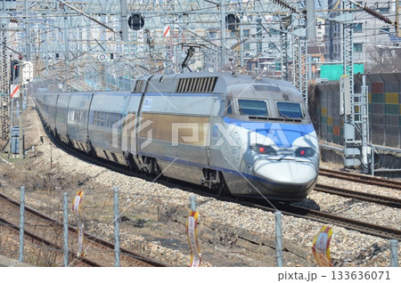 韓国鉄道公社KORAIL　高速列車KTXの走る風景 133636071