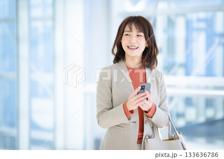 女性 133636786