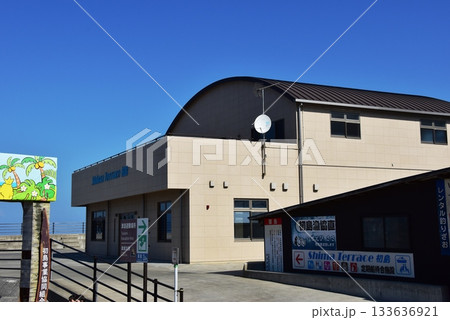 熱海市 初島港のShima Terrase(島テラス)とウエルカムゲート 熱海市 初島港のShima Terrase(島テラス)とウエルカムゲート 133636921