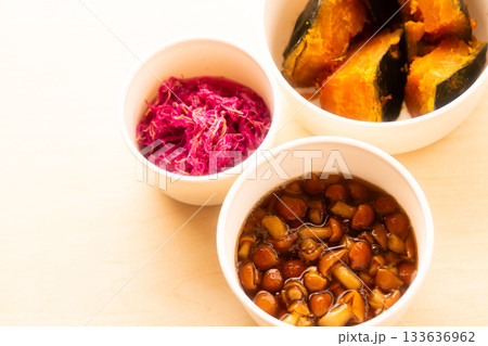 そのまま食卓へ出せる作り置き/ほくほく南瓜・とろとろなめこ・もってのほか菊花 133636962