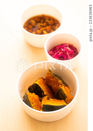 そのまま食卓へ出せる作り置き/ほくほく南瓜・とろとろなめこ・もってのほか菊花 133636965