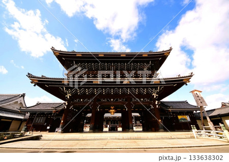 京都府 東本願寺・御影堂門(重要文化財) 京都市 下京区 常葉町 2022年2月 京都府 東本願寺・御影堂門(重要文化財) 京都市 下京区 常葉町 2022年2月 133638302