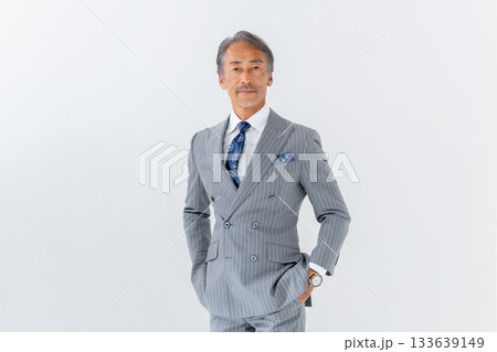 ビジネスマン　ポートレート　おしゃれ  133639149