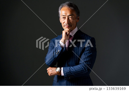 ビジネス シニア男性 クール ビジネス シニア男性 クール 133639169