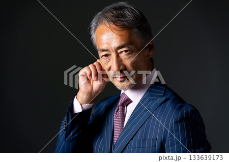 ビジネス　シニア男性　クール 133639173
