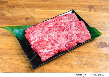 神戸牛の肩肉スライス 133639676