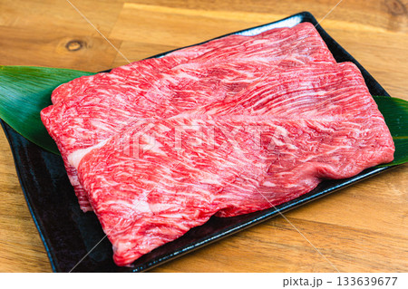 神戸牛の肩肉スライス 133639677
