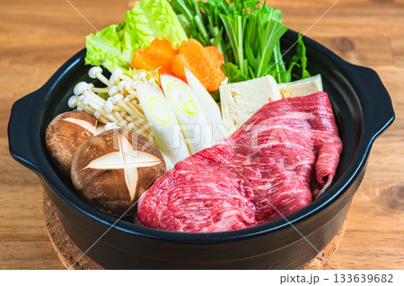すき焼きの材料盛り合わせ 133639682