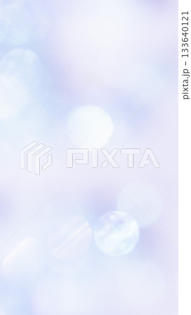 ふんわりキラキラ背景　ぼかしグラデーション　水色　青紫 133640121