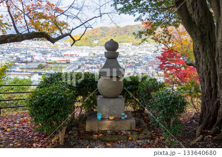 奈良県・三室山山頂の石塔 奈良県・三室山山頂の石塔 133640680