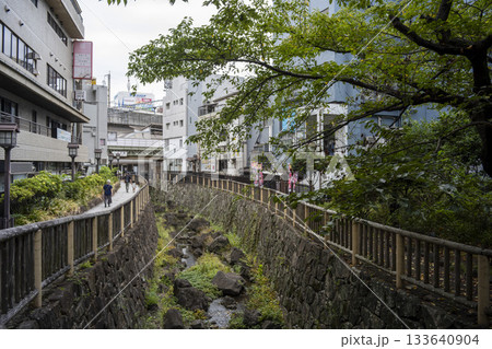 東京都北区音無親水公園の風景　JR王子駅北口前 133640904