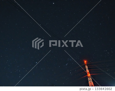 電線の向こうに見える星空（20251119043334） 133641602