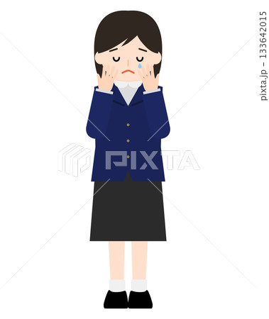 顔を覆って泣いている女の子 133642015