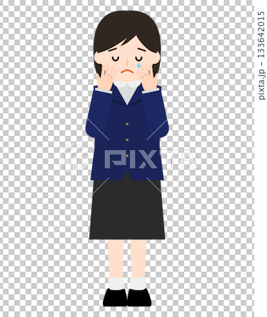 顔を覆って泣いている女の子 133642015