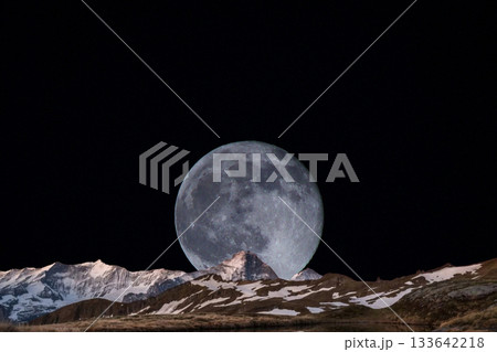 snow covered mountain snowy mountain landscape snow covered mountain snowy mountain landscape 133642218