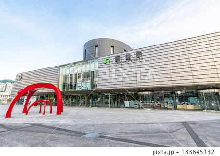北海道函館市 人気の観光地函館の玄関口 晴天のJR函館駅 北海道函館市 人気の観光地函館の玄関口 晴天のJR函館駅 133645132