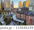 トワイライトに輝く東京駅丸の内駅舎と背景のビル群 2025.11 千代田区, 日本 133646249
