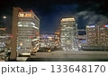 高層ビルから見る都会の街並みと夜景 133648170