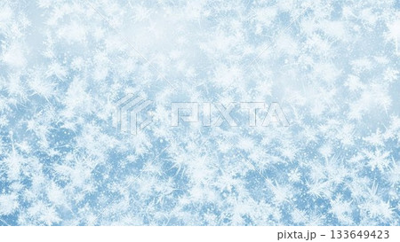 淡い水色の氷や雪をイメージした冬の抽象テクスチャ背景 淡い水色の氷や雪をイメージした冬の抽象テクスチャ背景 133649423
