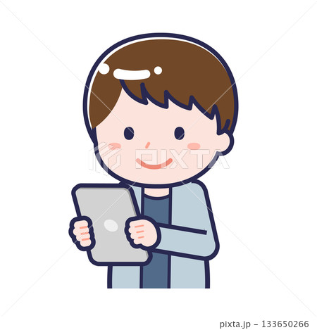 タブレットを使う「私服の大人」の男性 133650266