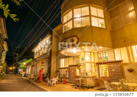 温泉津温泉　メインストリートの夜景 133650677
