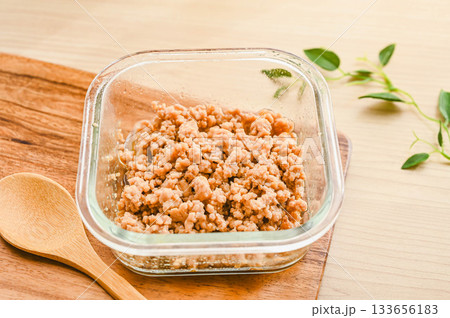 簡単レンチンで作った鶏そぼろ 簡単レンチンで作った鶏そぼろ 133656183