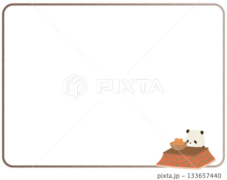 こたつでくつろぐパンダのフレーム 133657440