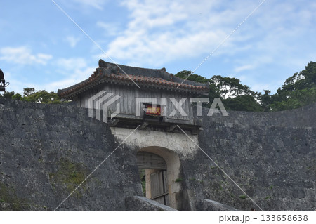 沖縄・首里城の歴史と美を伝える伝統建築写真素材 133658638