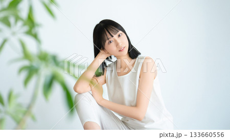 若い女性の美容イメージ 133660556