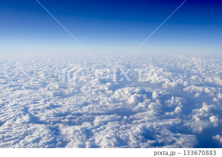飛行機から見た風景 133670883