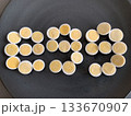 うずらの卵で文字ってみた 133670907